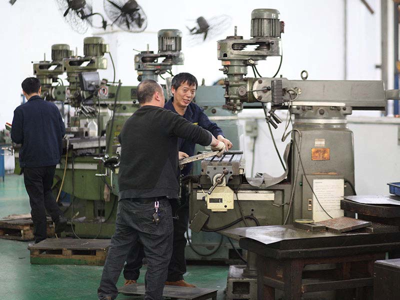 為什么注塑模具成型會(huì)出現(xiàn)頂白？